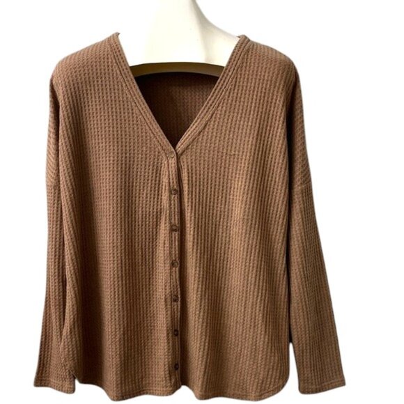 Flawless Taupe Oversized Waffle Knit Button Down Long Sleeve V-Neck Top Medium - Picture 1 of 9